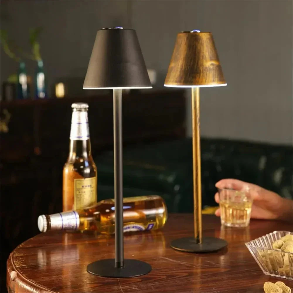 Wiederaufladbare Tischlampe – Tazzi